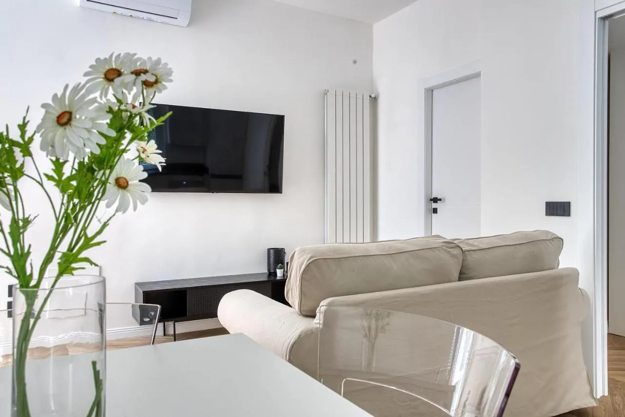 Joivy Stunning Flat With Balcony Διαμέρισμα Μιλάνο