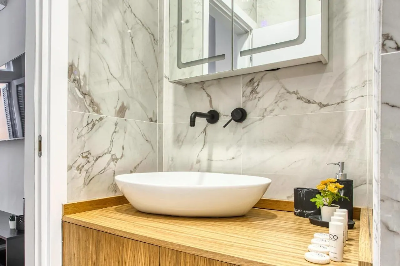 Joivy Stunning Flat With Balcony Apartment Milan